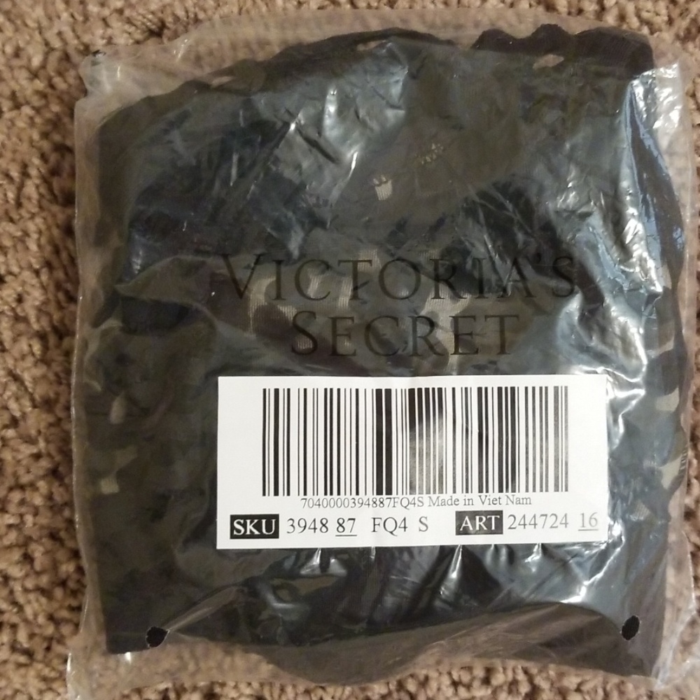 Victoria's Secret Pink Ultimate Sportsbra - Picture 4 of 6